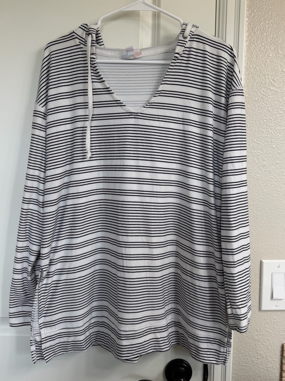 LuLaRoe Long Sleeve V-Neck Shirt